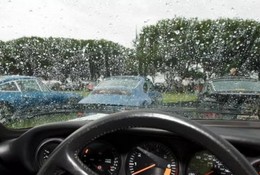 大雨天，如何讓愛(ài)車(chē)避免被淹